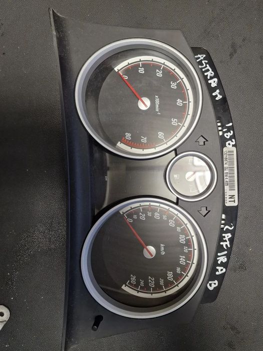 Ceasuri bord Opel Astra h,Zafira b  motor 1,9cdti