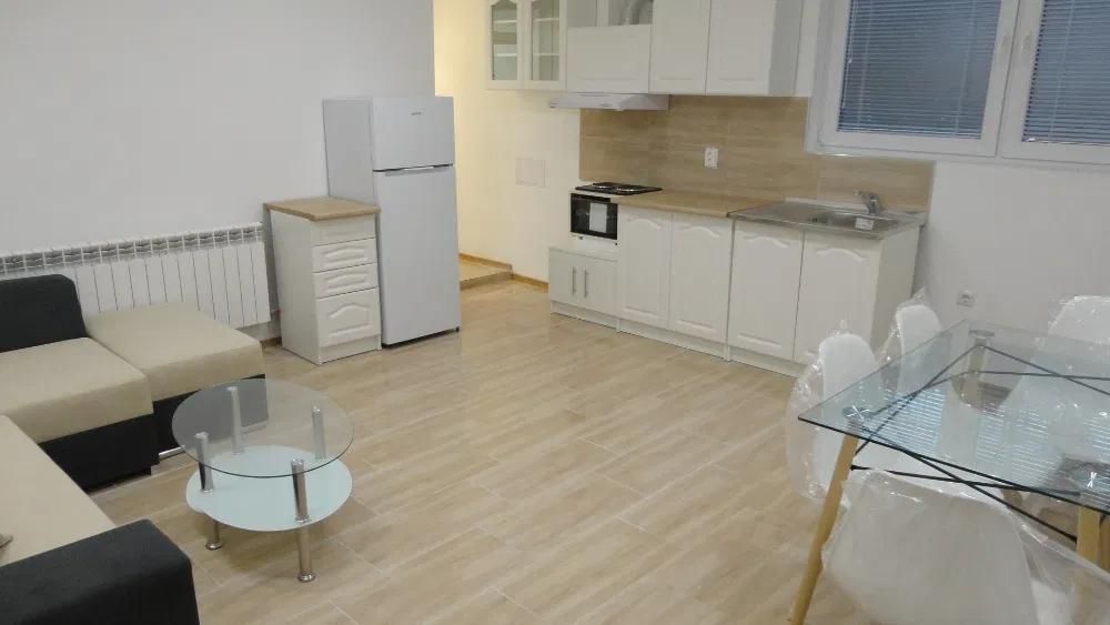 Дава се под наем Тристаен апартамент в София, Витоша - 67 кв.м за 530 € - Снимка #2