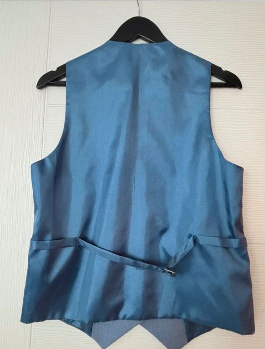 Costum albastru bărbătesc