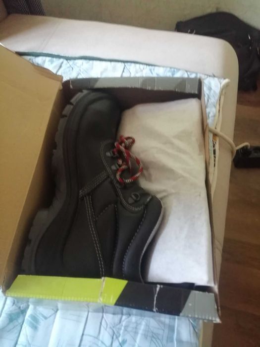 Продавам ЧИСТО НОВИ работни обувки STENSO CHALLENGE ANKLE S3, номер 47