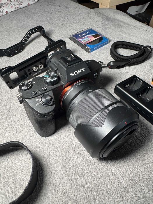 Aparat foto Mirrorless Sony Alpha A7III, 24.2 MP, Full-Frame