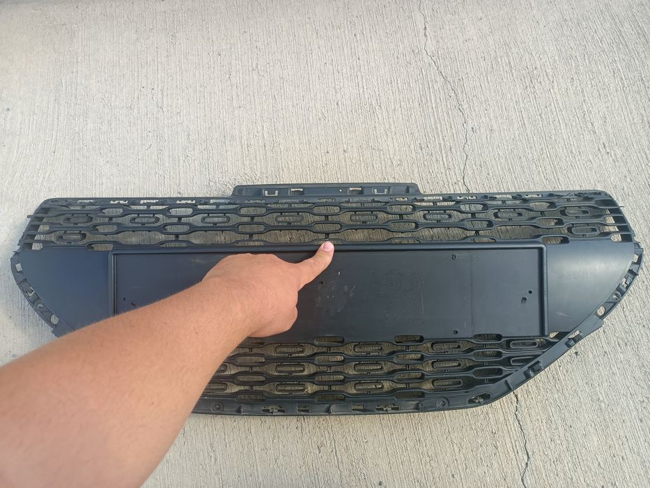 Предна решетка маска за Пежо 208 2014 година