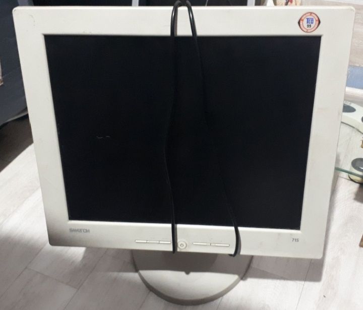 Монитор 17 квадрат.