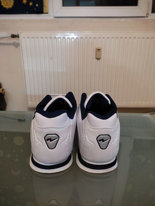 Нови мъжки обувки