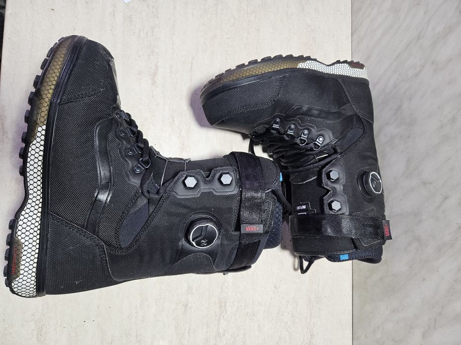 Boots 119 buti placa snowboard  Vans  mărimea 43  (  28 cm) .