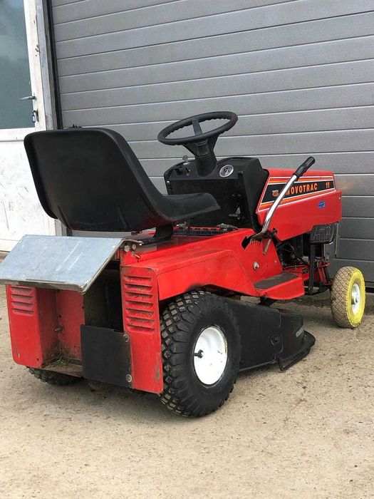 tractoras pentru tuns gazonul NOVATRAC 11