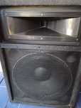 Vind doua boxe pasive si un acordeon