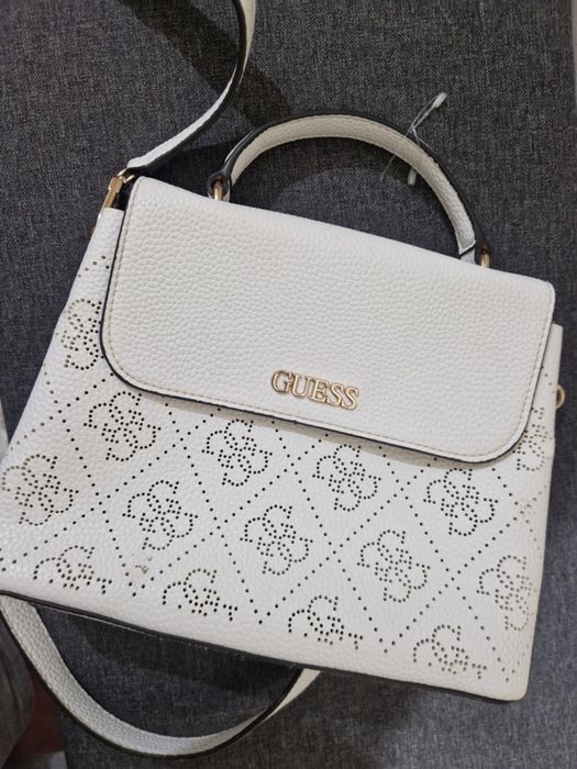 Дамска чанта Guess