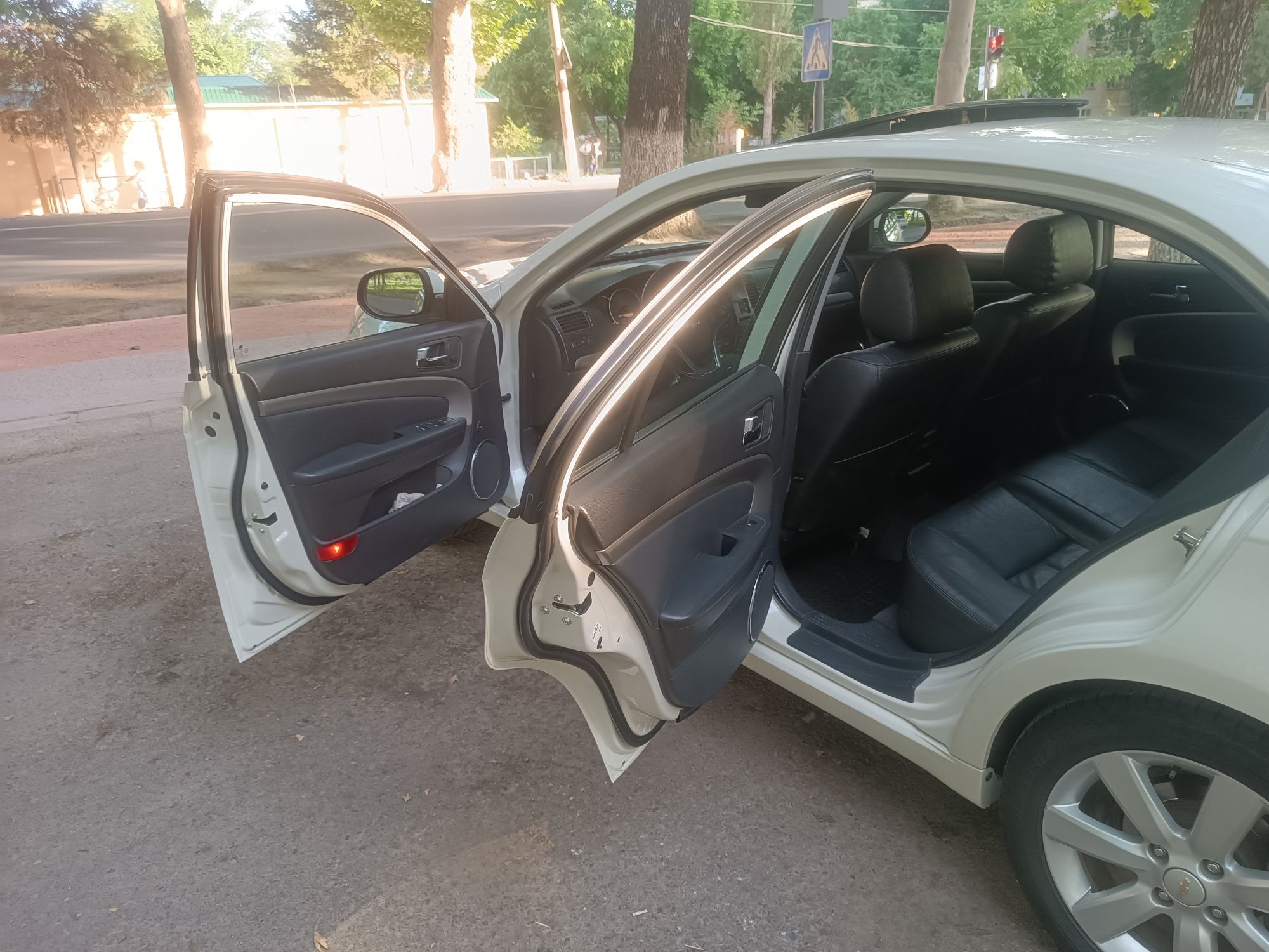 Продаётся Chevrolet Epica 2012 года