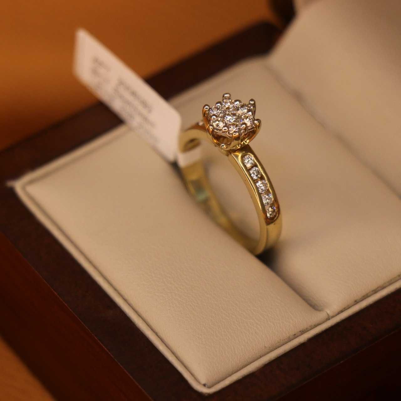 Золотое кольцо с бриллиантами  AU585 / Ломбард