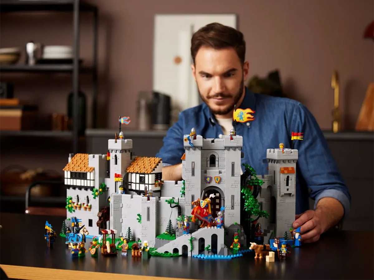 LEGO Castle Замок Рыцарей Льва (10305)