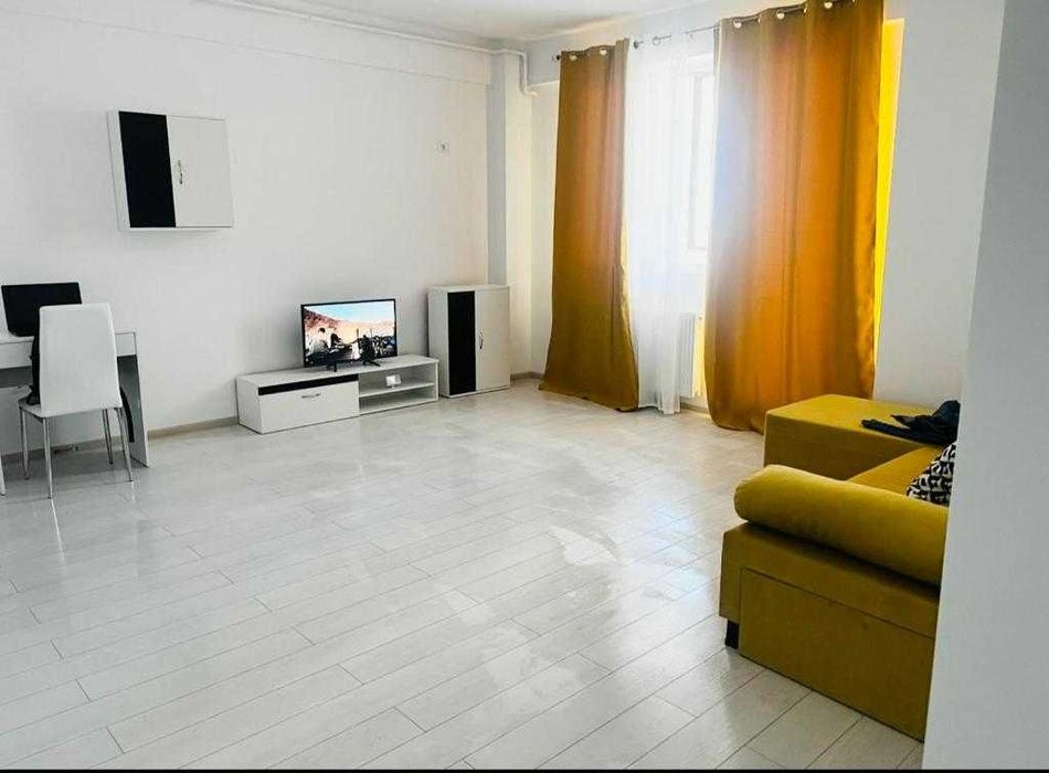 Sunny Yellow Apartment – Penthouse modern cu aer conditionat