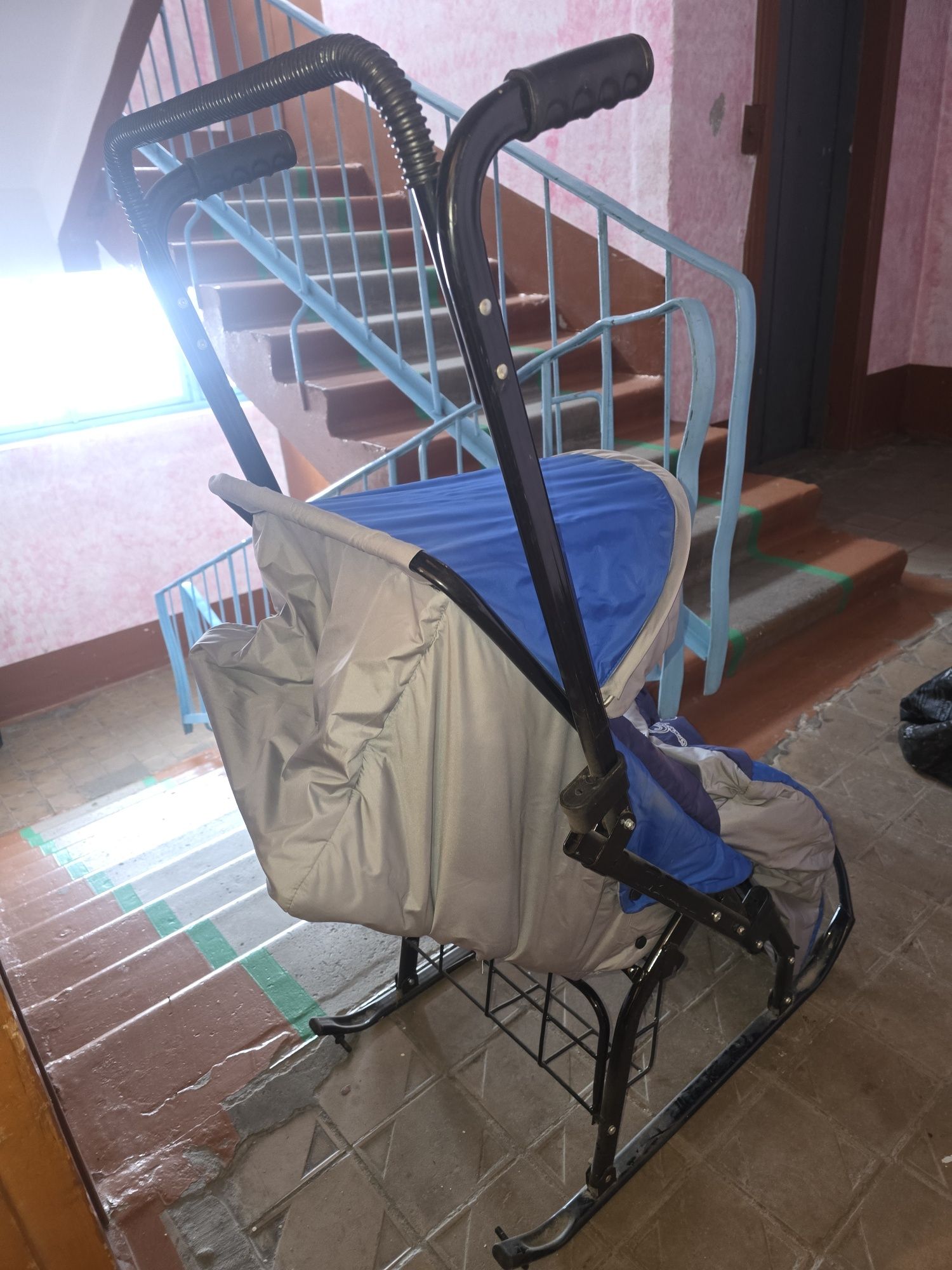 Продам Санки В хорошем состоянии.
