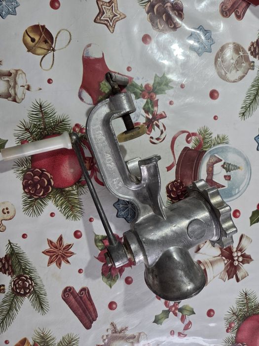 Мясорубка советская ручная