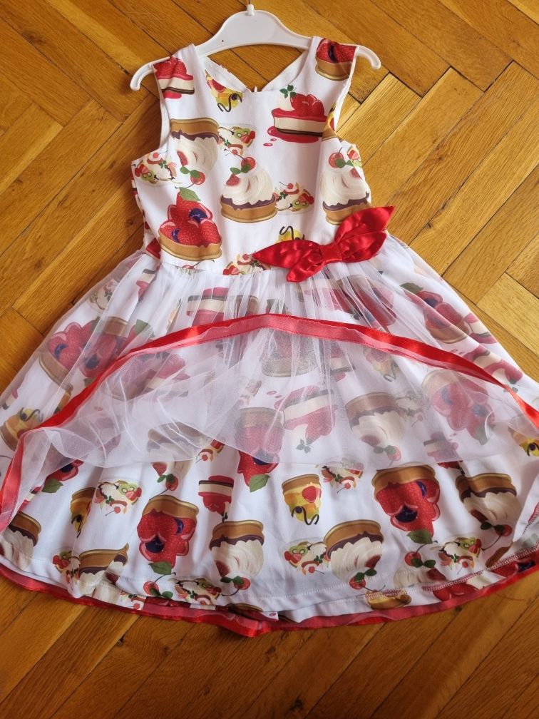 Детска рокля със сладкиши
