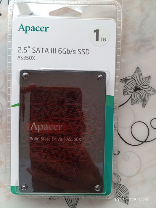 Диск. SSD новый.