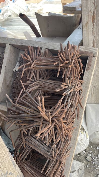 Скобы строительные на стропила