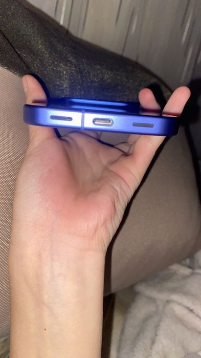 Google pixel 10 blue