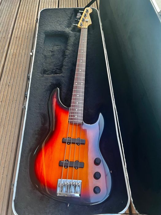 Fender Jazz Bass Plus (USA, 1990) бас китара