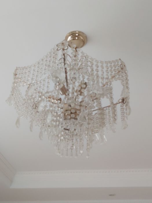 Продам люстру нарядную в хорошем состоянии