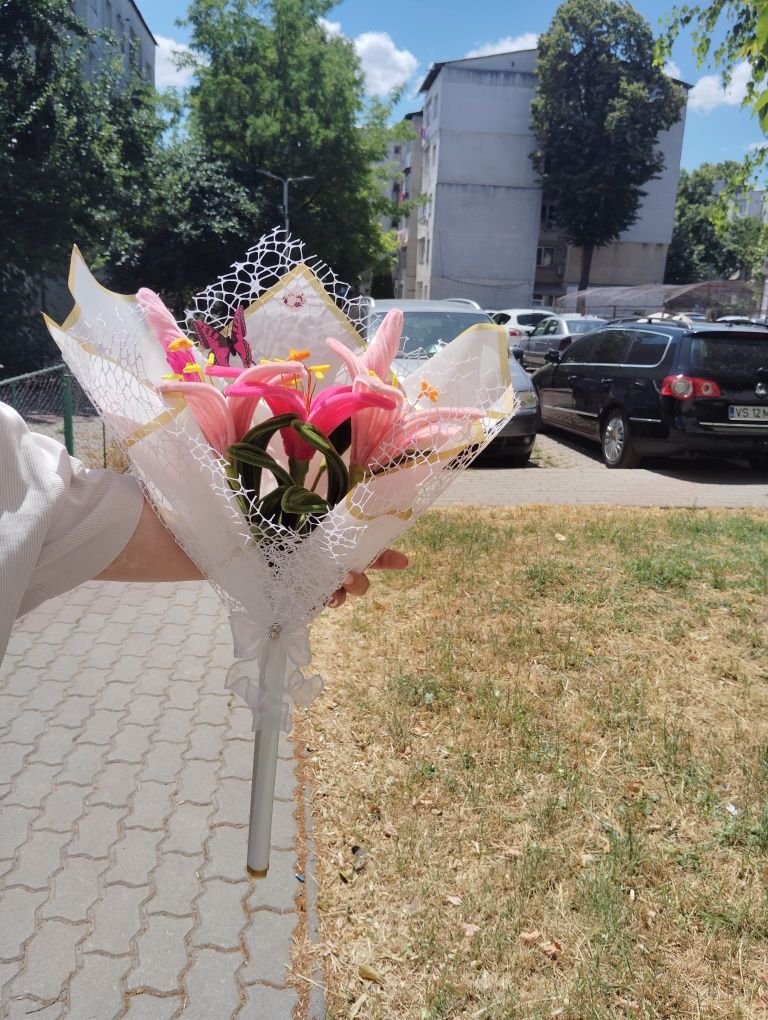 Buchet de crini imperiali