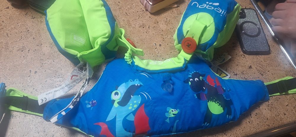 Vesta copii apa decathlon in stare ff buna