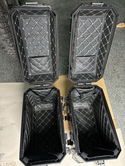 2бр странични куфари за мотор 2х28L със стойки за монтаж