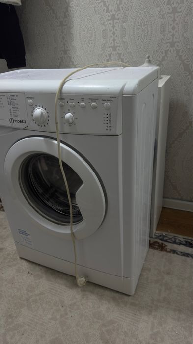 Продам стиральную машинку indezit, 4 кг вроде . Продаю: новую подарили