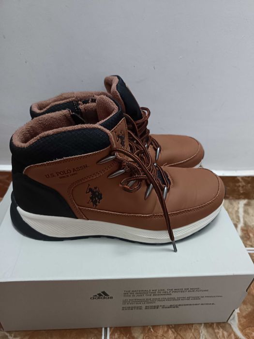 Încălțăminte adidas
