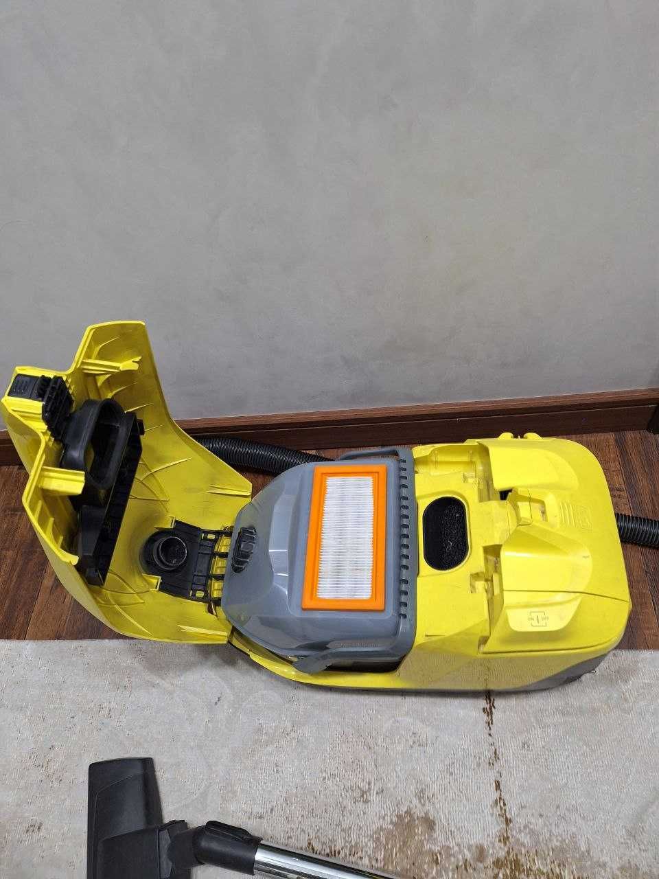 Продам пылесос Karcher (водный)в рабочем состоянии