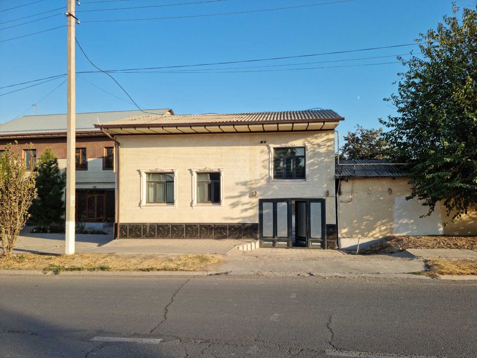 Uchaska sotiladi 7.5 sotix zangiota masjidi yonidagi katta ko'chada