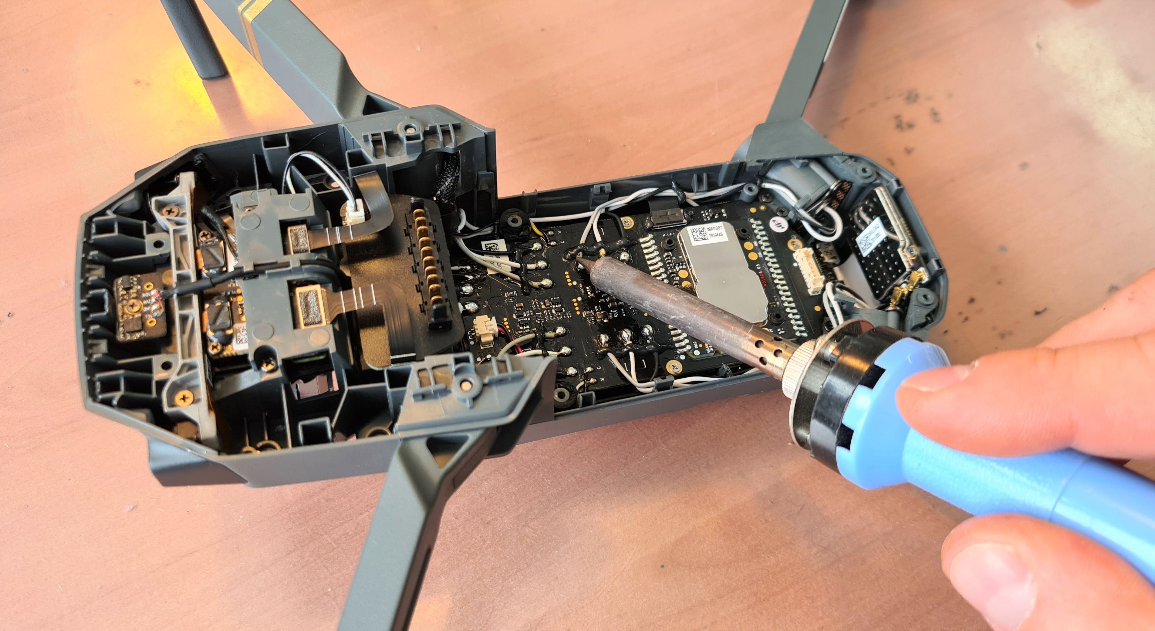 Repară Rapid și Zboară Din Nou - Service Drone DJI!