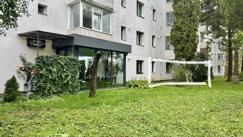 Apartament decomandat, 2 camere, 2 bai, fost cabinet de Pediatrie, CT