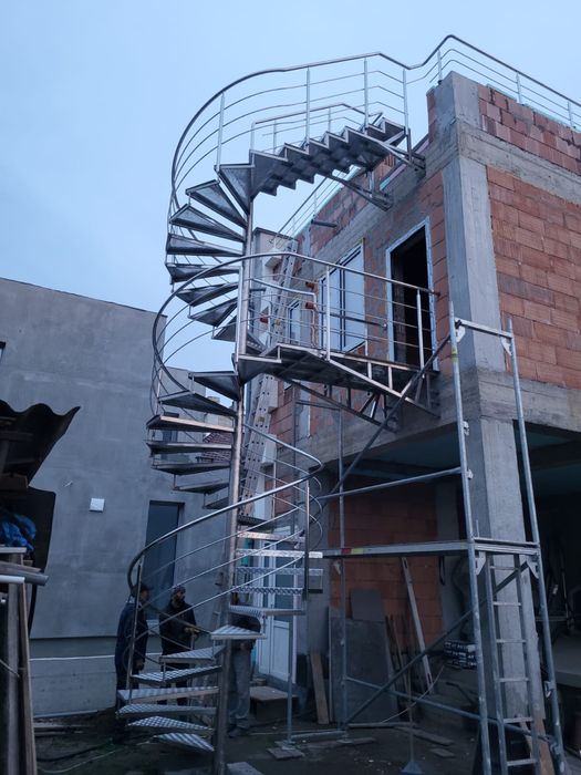 SCARI INTERIOARE si EXTERIOARE Metalice/INOX, Balustrade in toata Țara