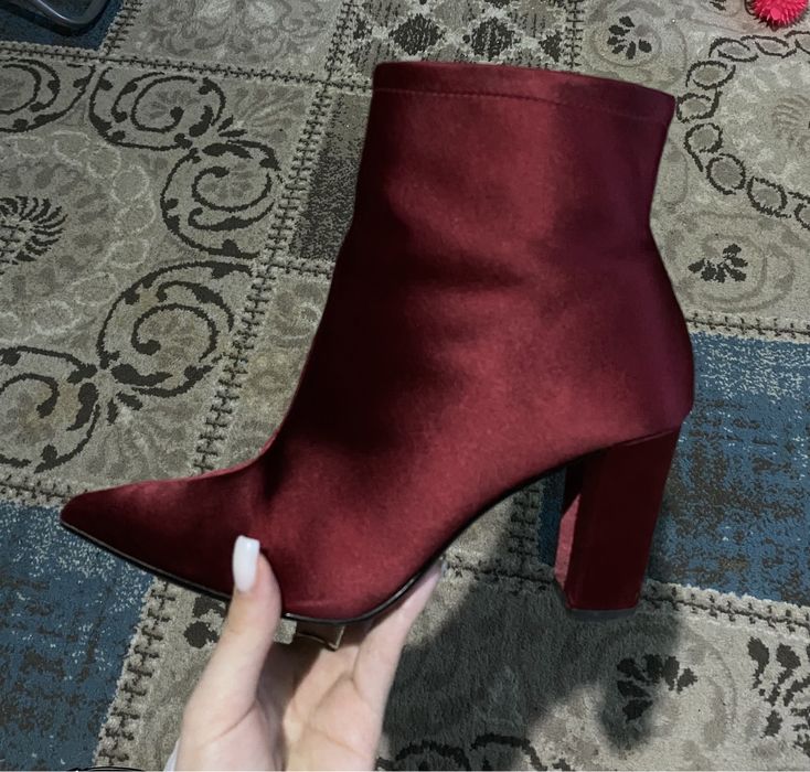 Женская обувь 37-38 размер