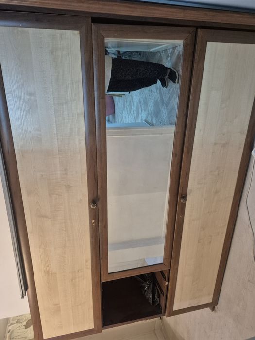 Срочно продам шифоньер