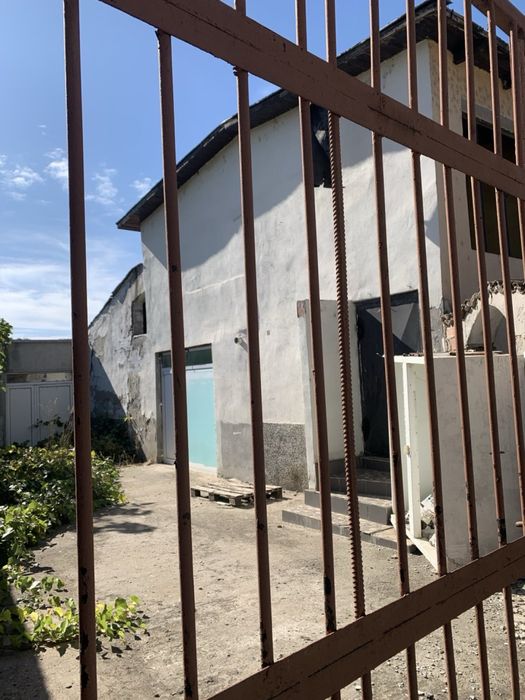Дава се под наем Промишлена сграда в Славяново - 490 кв.м за 55000 € - Снимка #1