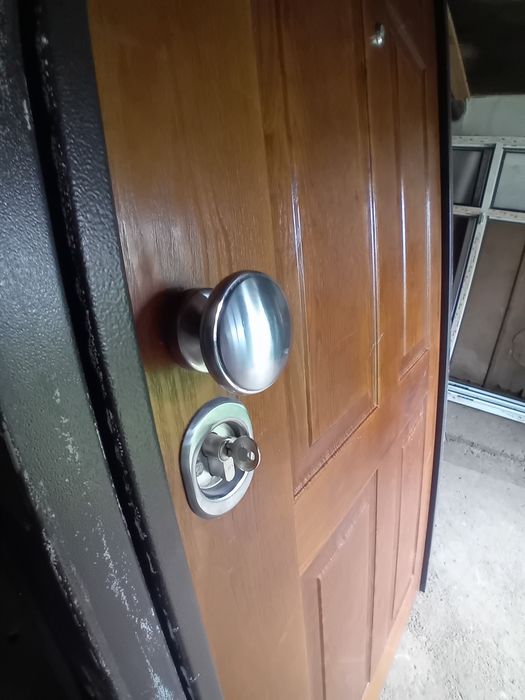 Ușa intrare apartament