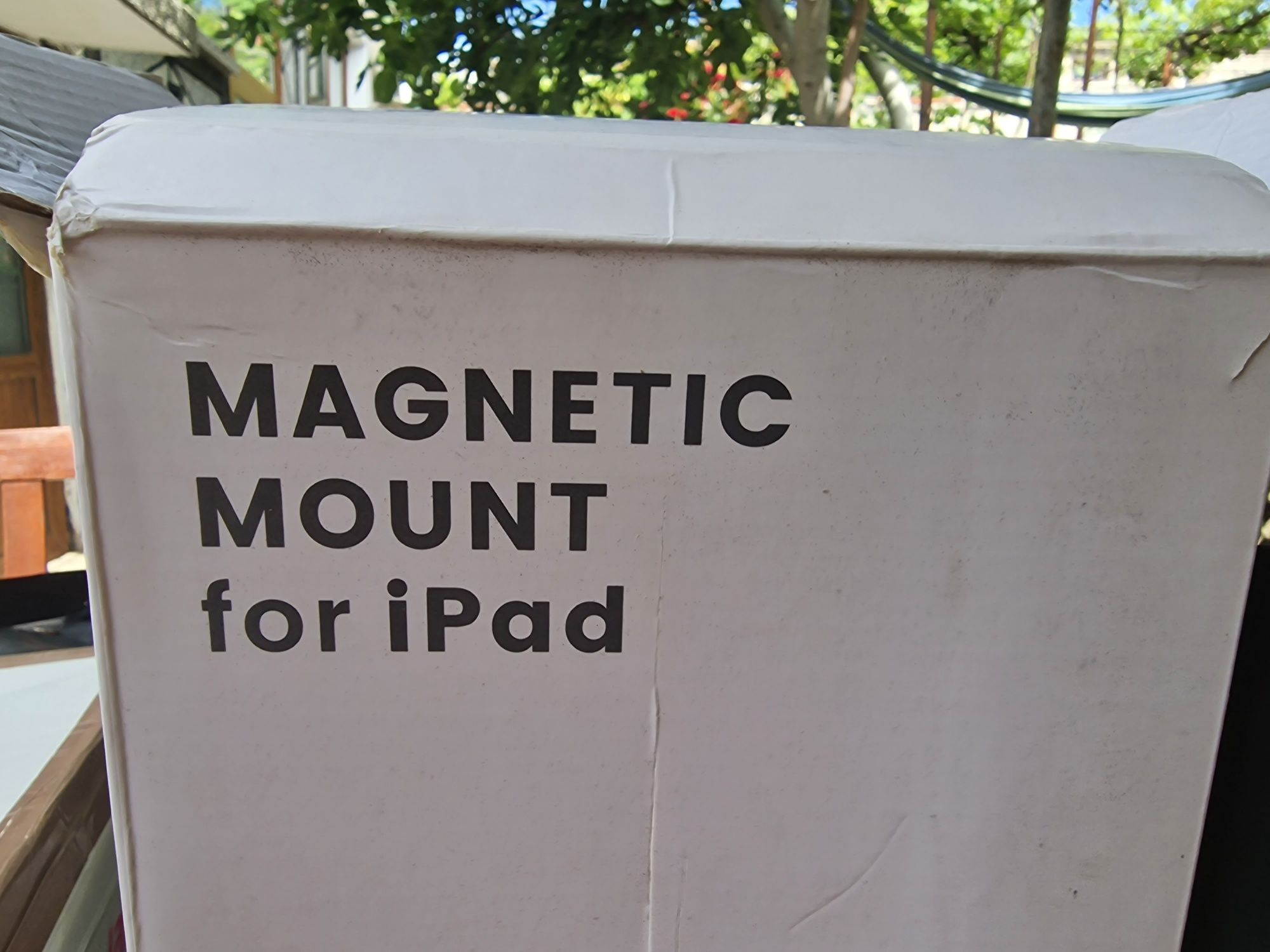 Магнитна въртяща се стойка за ipad