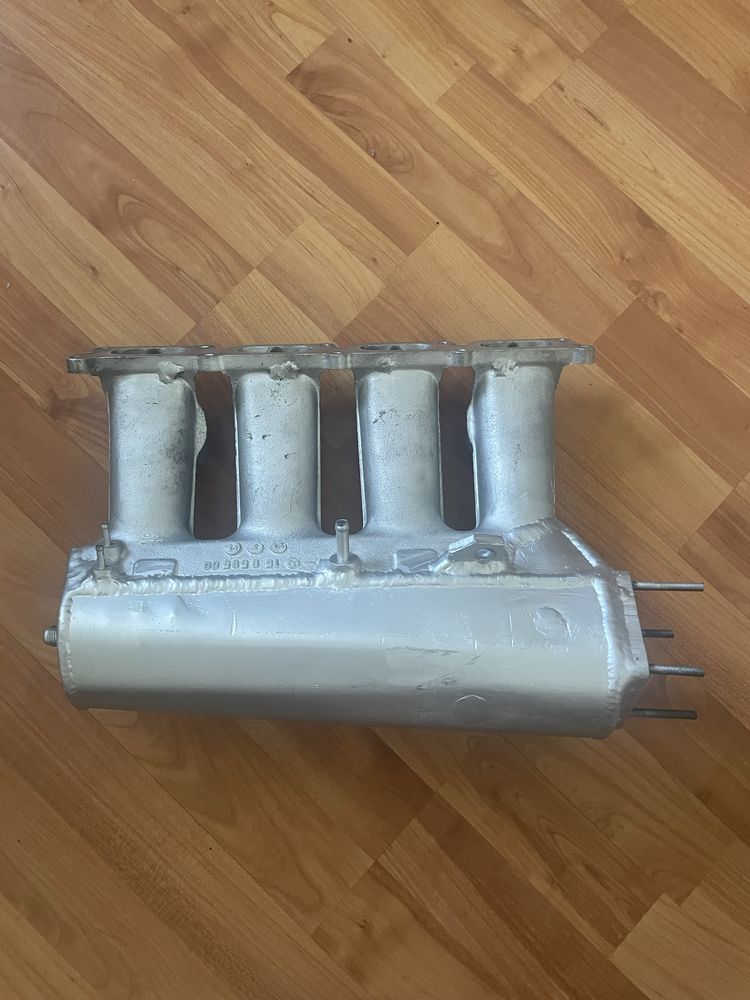Custom всмукателен колектор за 1.8Т