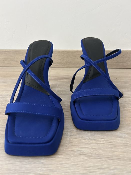 Сандали на висок ток Asos