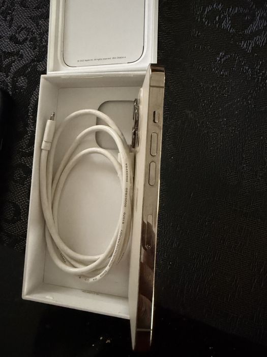 Iphone 14 pro gold