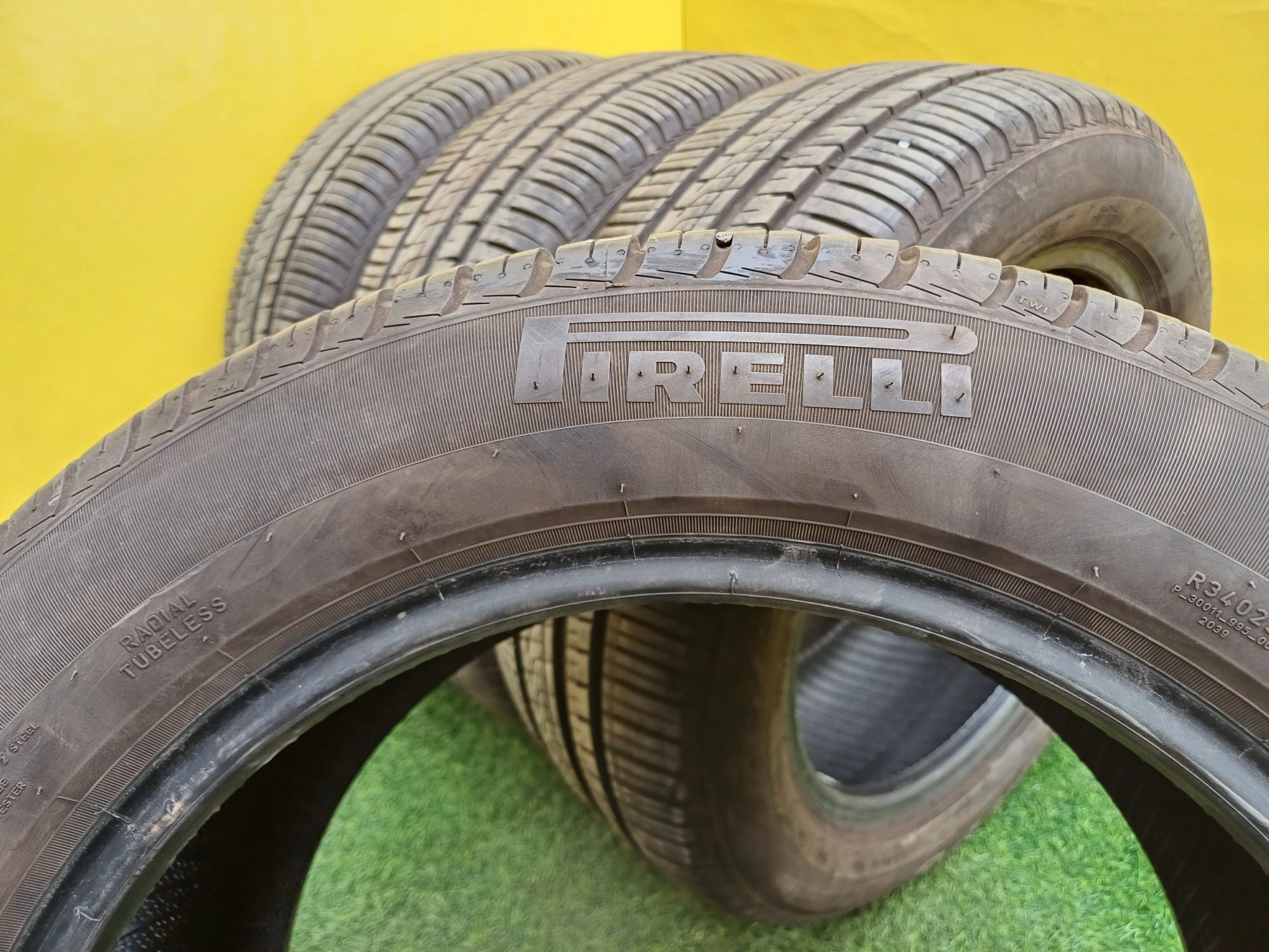 Шины 215/55 R16 Pirelli комплект.