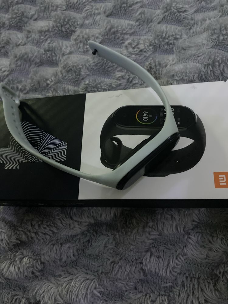 Mi Smart Band 4 новые