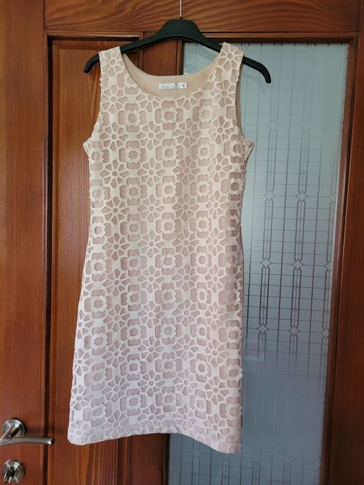 Vând rochie bej mărimea S