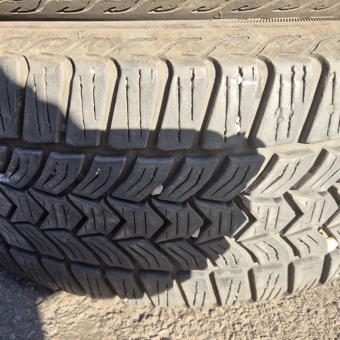 Vand anvelope iarna 195 55 R16 debica frigo