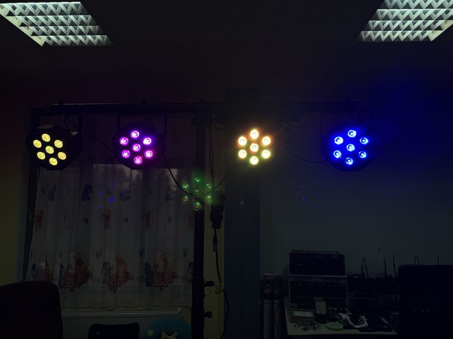 T-bar cu 4 led par 7x10w