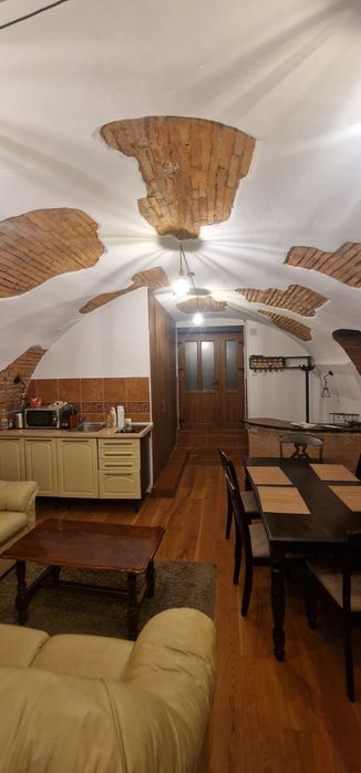 Inchiriez apartament regim hotelier