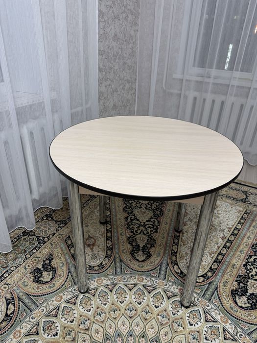 Продам стол круглый