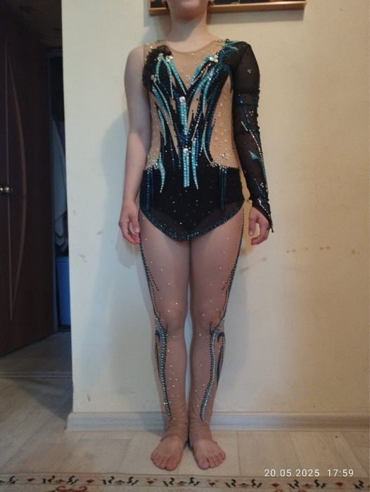 Продается купальник для художественной гимнастики